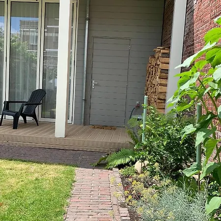 Tuinhuis Achter De Uilenburg Bed and breakfast